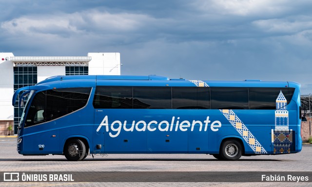 Aguacaliente 1210 na cidade de Morelia, Michoacán, México, por Fabián Reyes. Número da foto: #13112362.