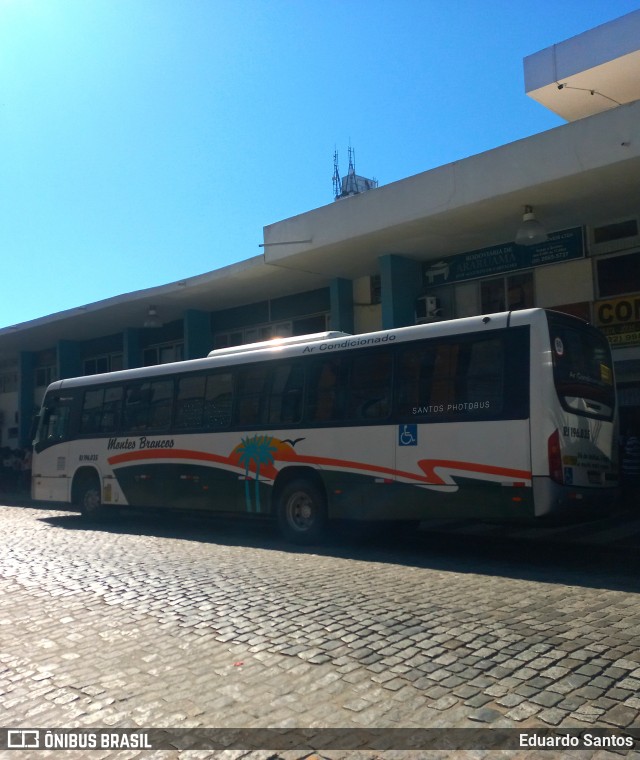 Viação Montes Brancos RJ 196.035 na cidade de Araruama, Rio de Janeiro, Brasil, por Eduardo Santos. Número da foto: #13110447.