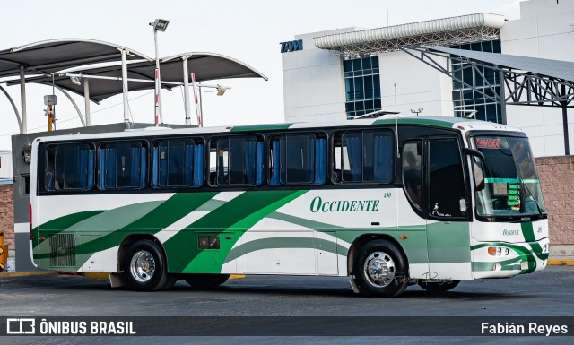 AdeO - Autobuses de Occidente 490 na cidade de Morelia, Michoacán, México, por Fabián Reyes. Número da foto: #13112308.