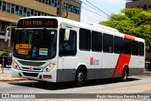 Viação Cidade do Aço RJ 174.144 na cidade de Volta Redonda, Rio de Janeiro, Brasil, por Paulo Henrique Pereira Borges. Número da foto: #13114738.