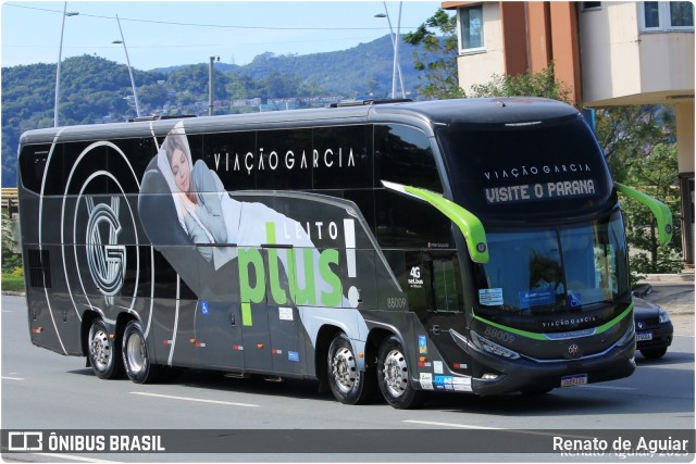 Viação Garcia 88009 na cidade de Florianópolis, Santa Catarina, Brasil, por Renato de Aguiar. Número da foto: #13113661.