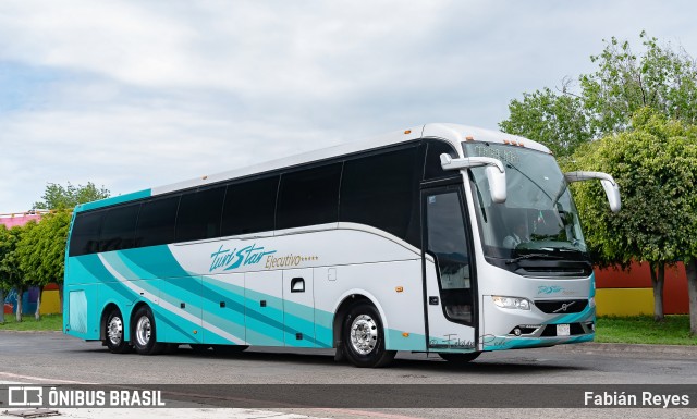 Turistar 3026 na cidade de Morelia, Michoacán, México, por Fabián Reyes. Número da foto: #13116007.