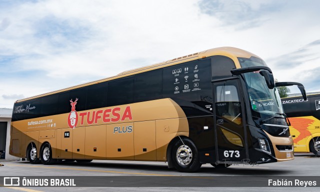 Autotransportes TUFESA 673 na cidade de Tarímbaro, Michoacán, México, por Fabián Reyes. Número da foto: #13115910.