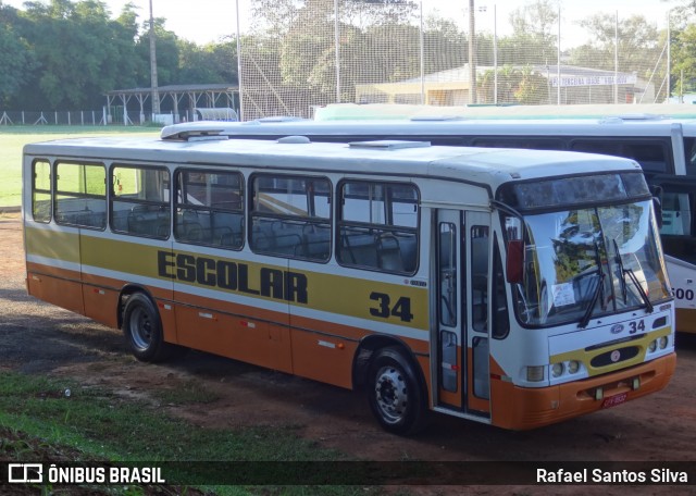 Escolares 34 na cidade de Artur Nogueira, São Paulo, Brasil, por Rafael Santos Silva. Número da foto: #13116071.