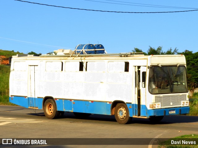 Ônibus Particulares MQN1J41 na cidade de Ponte Nova, Minas Gerais, Brasil, por Davi Neves. Número da foto: #13115359.