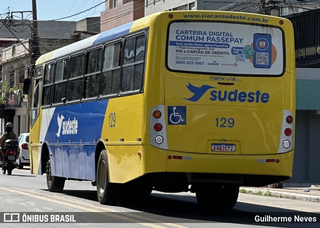 Viação Sudeste 129 na cidade de Marataízes, Espírito Santo, Brasil, por Guilherme Neves. Número da foto: #13116637.