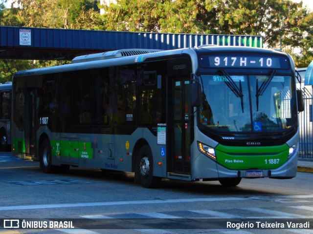 Viação Santa Brígida 1 1887 na cidade de São Paulo, São Paulo, Brasil, por Rogério Teixeira Varadi. Número da foto: #13117740.