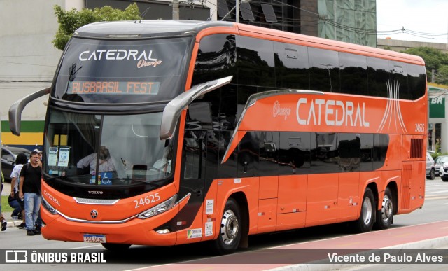 Catedral Turismo 24625 na cidade de Barueri, São Paulo, Brasil, por Vicente de Paulo Alves. Número da foto: #13117361.