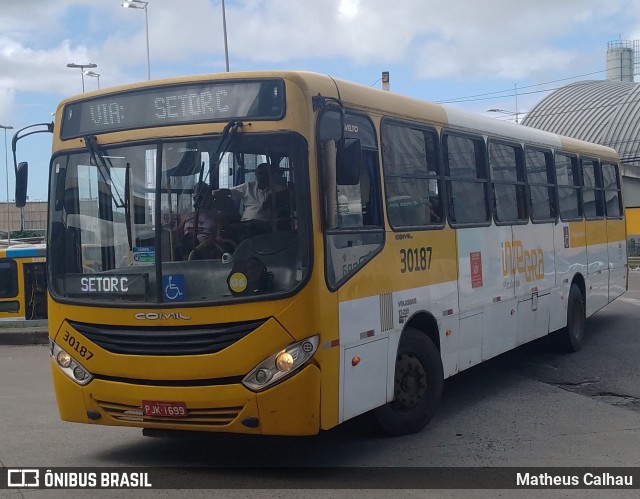 Plataforma Transportes 30187 na cidade de Salvador, Bahia, Brasil, por Matheus Calhau. Número da foto: #13183371.