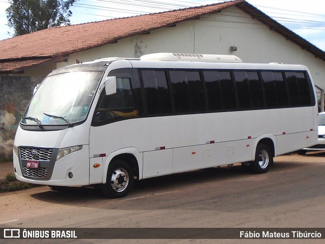 Ônibus Particulares 7790 na cidade de Três Corações, Minas Gerais, Brasil, por Fábio Mateus Tibúrcio. Número da foto: #13181793.