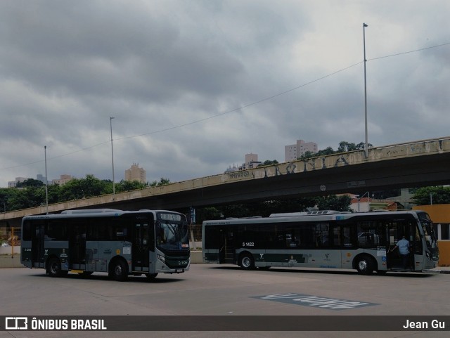 Via Sudeste Transportes S.A. 5 1422 na cidade de São Paulo, São Paulo, Brasil, por Jean Gu. Número da foto: #13182720.