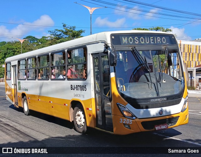 Via Loc BJ-87805 na cidade de Belém, Pará, Brasil, por Samara Goes. Número da foto: #13181205.