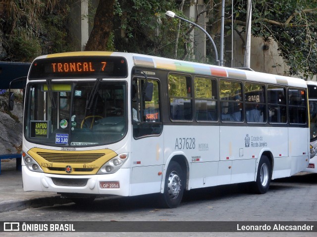 Transportes São Silvestre A37628 na cidade de Rio de Janeiro, Rio de Janeiro, Brasil, por Leonardo Alecsander. Número da foto: #13180895.