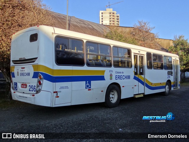 Empresa de Transportes Gaurama 256 na cidade de Erechim, Rio Grande do Sul, Brasil, por Emerson Dorneles. Número da foto: #13206414.
