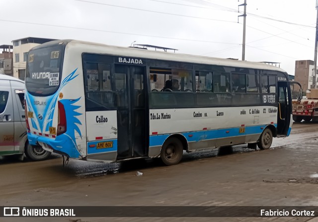 Real Express A103 na cidade de Villa El Salvador, Lima, Lima Metropolitana, Peru, por Fabricio Cortez. Número da foto: #13206024.