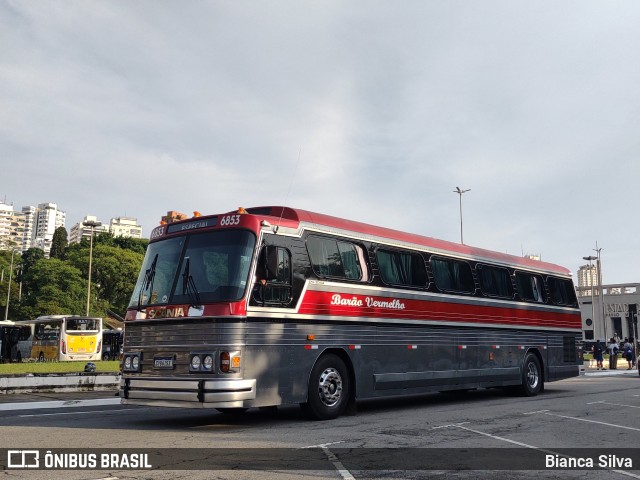 Ônibus Particulares 6853 na cidade de Pacaembu, São Paulo, Brasil, por Bianca Silva. Número da foto: #13204858.