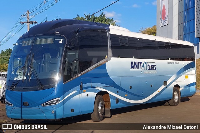 Anita Tours  na cidade de Botucatu, São Paulo, Brasil, por Alexandre Mizael Detoni. Número da foto: #13205714.