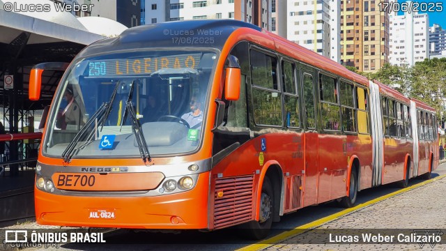 Transporte Coletivo Glória BE700 na cidade de Curitiba, Paraná, Brasil, por Lucas Weber Calizario. Número da foto: #13205545.