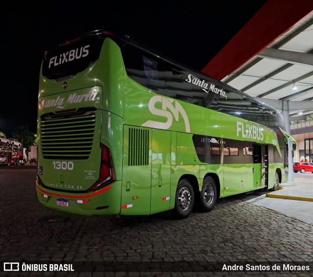 Santa Maria Fretamento e Turismo > Transportes Santa Maria(SP) 1300 na cidade de Registro, São Paulo, Brasil, por Andre Santos de Moraes. Número da foto: #13208025.