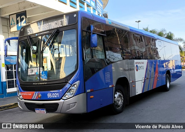 Empresa de Ônibus Pássaro Marron 95.021 na cidade de Aparecida, São Paulo, Brasil, por Vicente de Paulo Alves. Número da foto: #13209343.