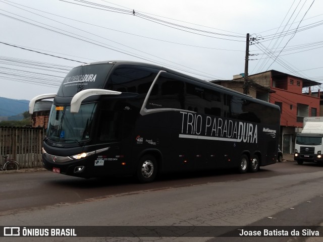 Trio Parada Dura 33000 na cidade de Timóteo, Minas Gerais, Brasil, por Joase Batista da Silva. Número da foto: #13207716.