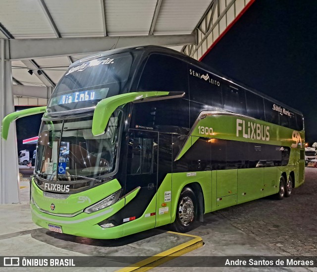 Santa Maria Fretamento e Turismo > Transportes Santa Maria(SP) 1300 na cidade de Registro, São Paulo, Brasil, por Andre Santos de Moraes. Número da foto: #13208016.