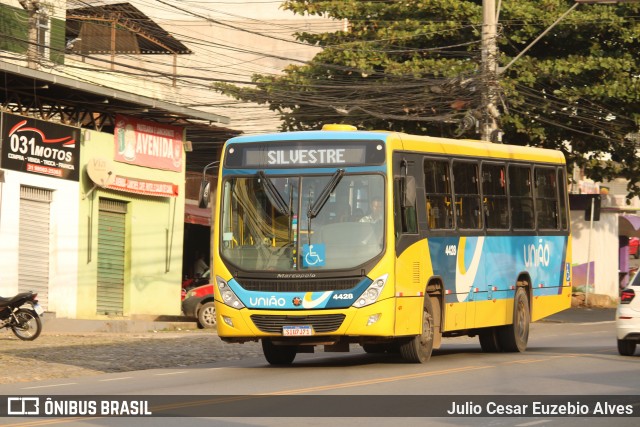 Viação União 4428 na cidade de Viçosa, Minas Gerais, Brasil, por Julio Cesar Euzebio Alves. Número da foto: #13208702.
