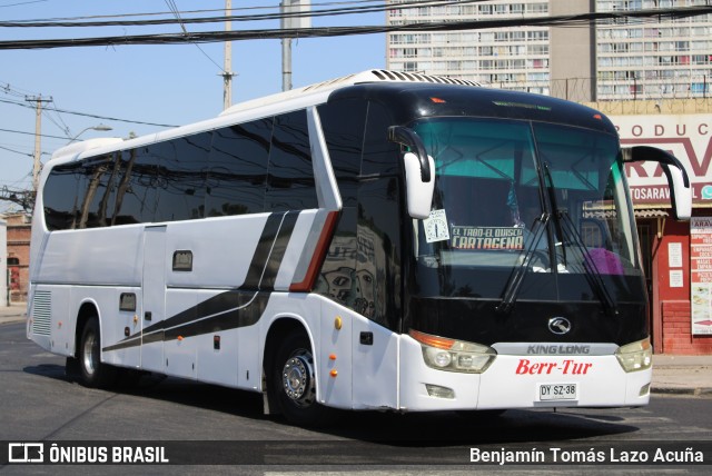 Berr-Tur DYSZ38 na cidade de Estación Central, Santiago, Metropolitana de Santiago, Chile, por Benjamín Tomás Lazo Acuña. Número da foto: #13207478.