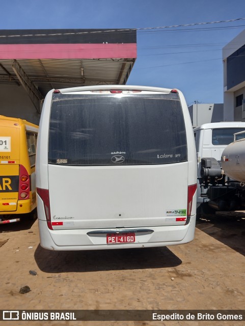 Ônibus Particulares 4160 na cidade de Paulistana, Piauí, Brasil, por Espedito de Brito Gomes. Número da foto: #13210270.