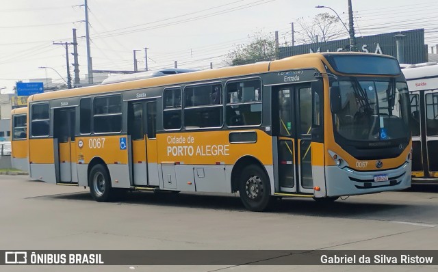 Companhia Carris Porto-Alegrense 0067 na cidade de Porto Alegre, Rio Grande do Sul, Brasil, por Gabriel da Silva Ristow. Número da foto: #13210516.