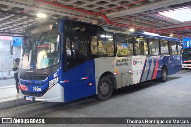 Auto Viação Urubupungá 20.682 na cidade de Osasco, São Paulo, Brasil, por Thomas Henrique de Moraes. Número da foto: #13210057.