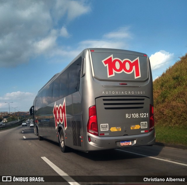 Auto Viação 1001 RJ 108.1221 na cidade de Rio Bonito, Rio de Janeiro, Brasil, por Christiano Albernaz. Número da foto: #13210161.