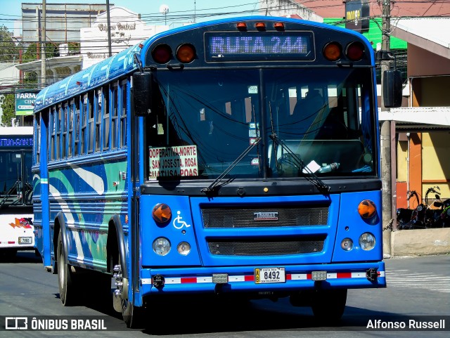Autotransportes Santa Gertrudis Grecia 00 na cidade de Grecia, Grecia, Alajuela, Costa Rica, por Alfonso Russell. Número da foto: #13211461.