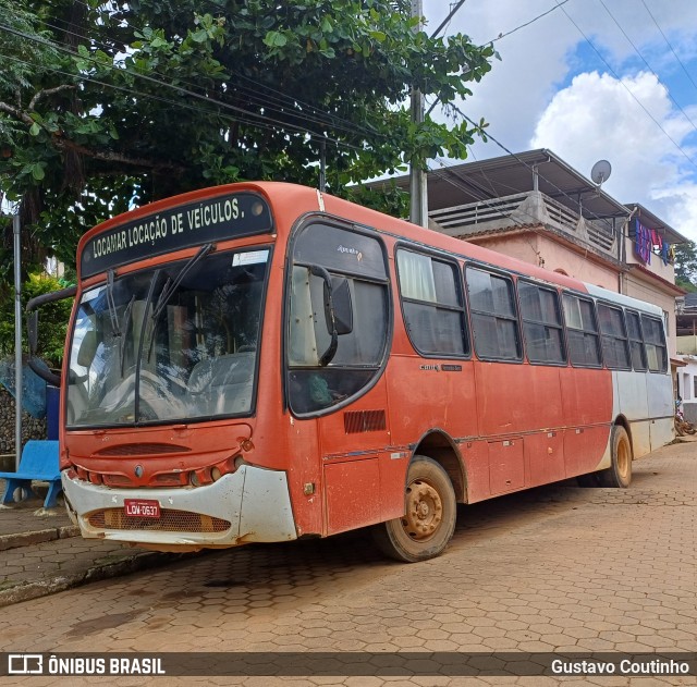 Ônibus Particulares  na cidade de Miradouro, Minas Gerais, Brasil, por Gustavo Coutinho. Número da foto: #13211012.