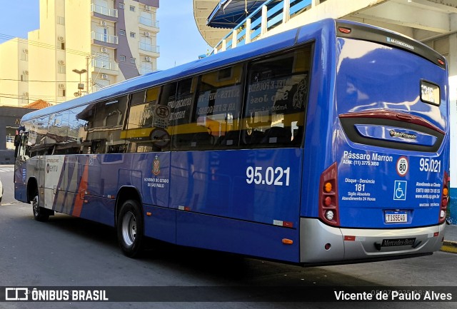 Empresa de Ônibus Pássaro Marron 95.021 na cidade de Aparecida, São Paulo, Brasil, por Vicente de Paulo Alves. Número da foto: #13210281.