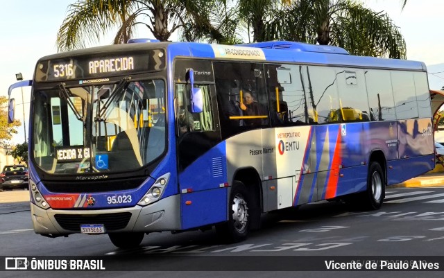 Empresa de Ônibus Pássaro Marron 95.023 na cidade de Aparecida, São Paulo, Brasil, por Vicente de Paulo Alves. Número da foto: #13212853.