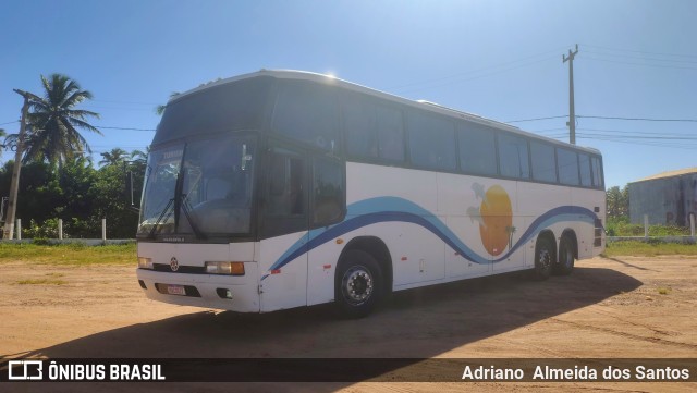 Ônibus Particulares  na cidade de Trairi, Ceará, Brasil, por Adriano  Almeida dos Santos. Número da foto: #13214202.