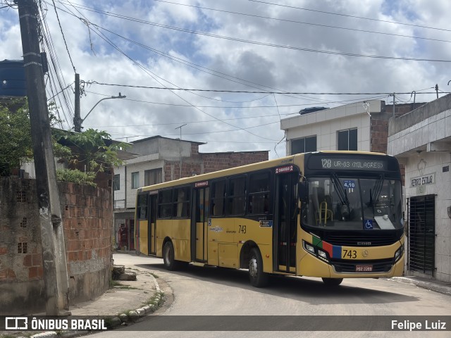 Empresa Metropolitana 743 na cidade de Recife, Pernambuco, Brasil, por Felipe Luiz. Número da foto: #13213615.