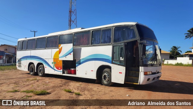 Ônibus Particulares  na cidade de Trairi, Ceará, Brasil, por Adriano  Almeida dos Santos. Número da foto: #13215721.