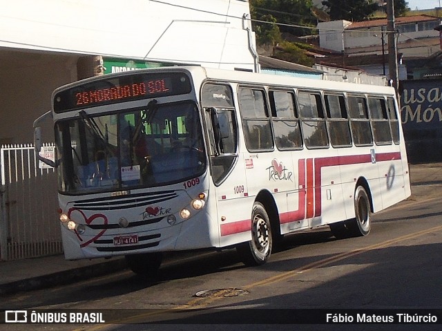 Trectur 1009 na cidade de Três Corações, Minas Gerais, Brasil, por Fábio Mateus Tibúrcio. Número da foto: #13215864.