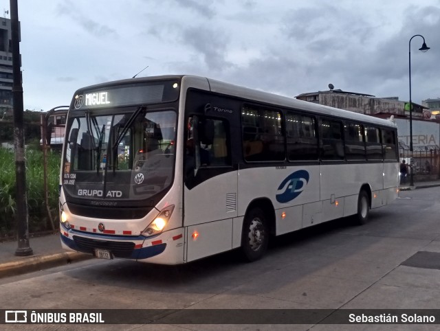 Autotransportes Los Guido 153 na cidade de San José, Costa Rica, por Sebastián Solano. Número da foto: #13215563.