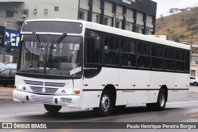 Ônibus Particulares 7D20 na cidade de Caratinga, Minas Gerais, Brasil, por Paulo Henrique Pereira Borges. Número da foto: #13219608.