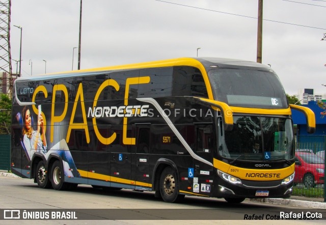 Expresso Nordeste 5971 na cidade de São Paulo, São Paulo, Brasil, por Rafael Cota. Número da foto: #13218522.