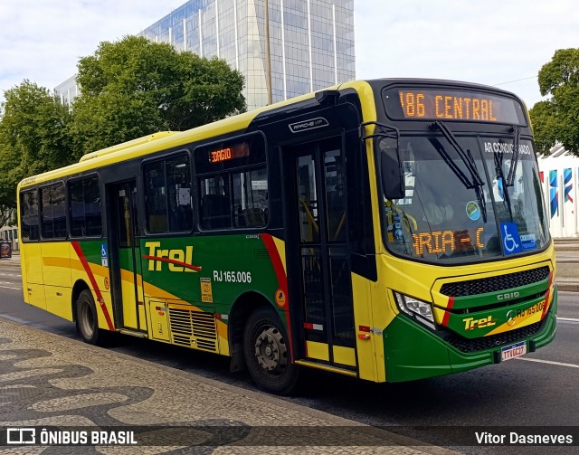 TREL - Transturismo Rei RJ 165.006 na cidade de Rio de Janeiro, Rio de Janeiro, Brasil, por Vitor Dasneves. Número da foto: #13218559.
