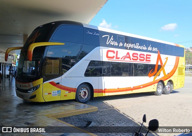 Classe A Natal Locadora 1030 na cidade de Governador Valadares, Minas Gerais, Brasil, por Wilton Roberto. Número da foto: #13220290.