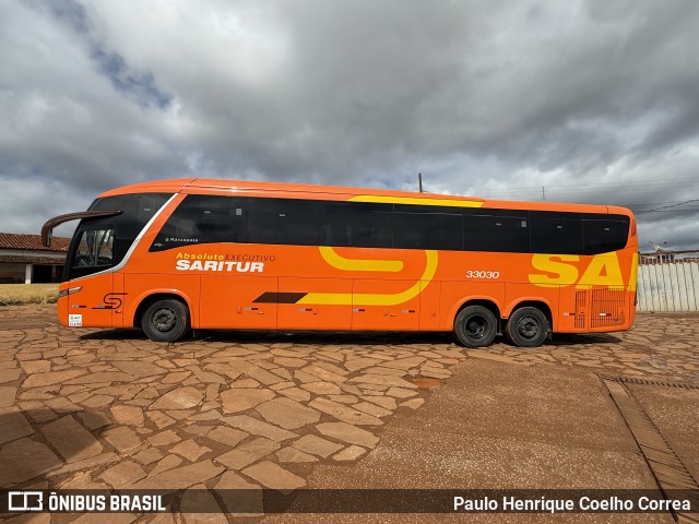 Saritur - Santa Rita Transporte Urbano e Rodoviário 33030 na cidade de Capelinha, Minas Gerais, Brasil, por Paulo Henrique Coelho Correa. Número da foto: #13218504.