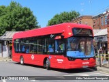 Metroline WSE2934 na cidade de Barnet, Hertfordshire, Inglaterra, por Fábio Takahashi Tanniguchi. Número da foto: #13219946.