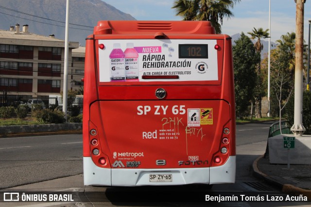 Buses Omega 7091 na cidade de La Florida, Santiago, Metropolitana de Santiago, Chile, por Benjamín Tomás Lazo Acuña. Número da foto: #13223739.