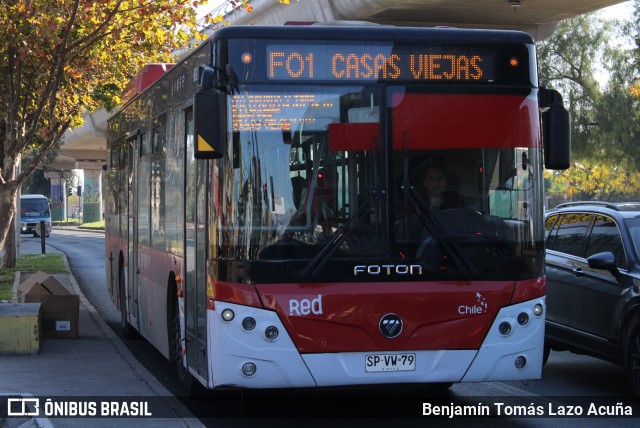 STU Santiago Transporte Urbano SPVW79 na cidade de Puente Alto, Cordillera, Metropolitana de Santiago, Chile, por Benjamín Tomás Lazo Acuña. Número da foto: #13223783.