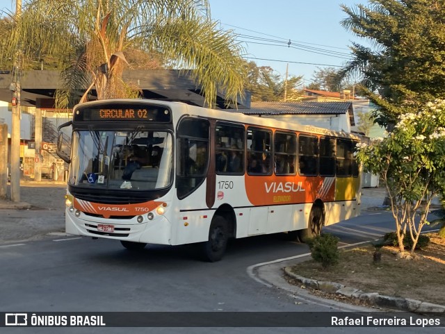 Viasul Transportes Coletivos 1750 na cidade de Itaúna, Minas Gerais, Brasil, por Rafael Ferreira Lopes. Número da foto: #13222430.
